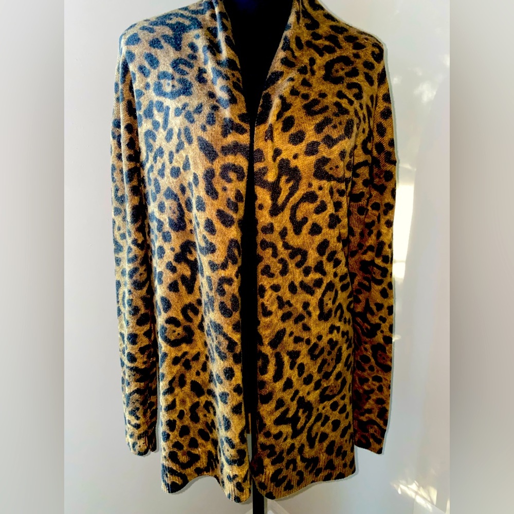 H&M sweater S
US Size S 
165/88A
MX
CH
Made in
China
Fabrique en
